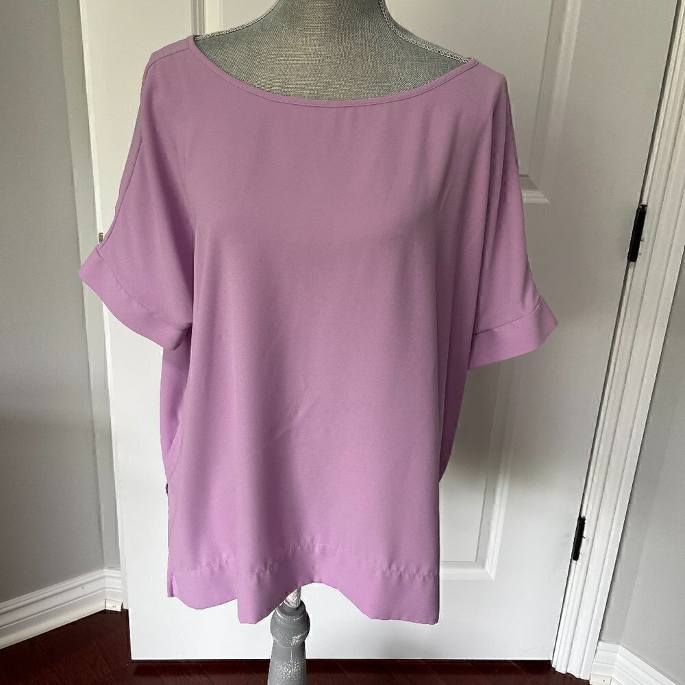 Limited Purple Short Sleeve Flowy Blouse Size M EUC - Picture 1 of 2